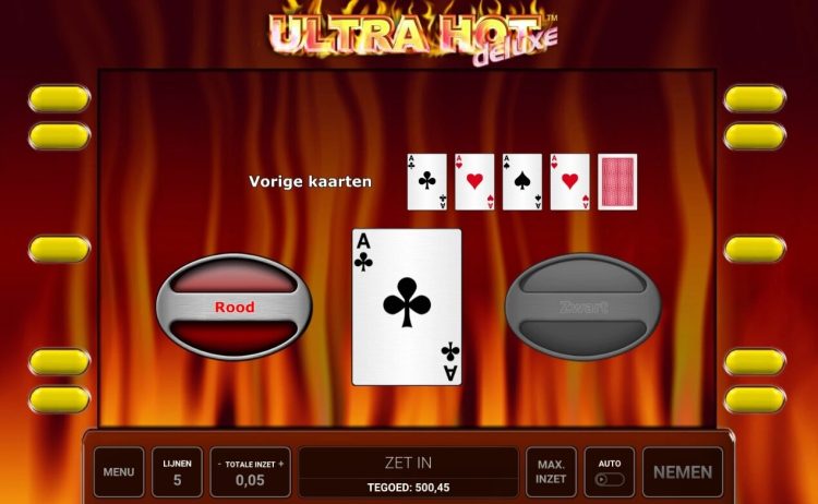 Ultra Hot Deluxe Novomatic slot gamble feature